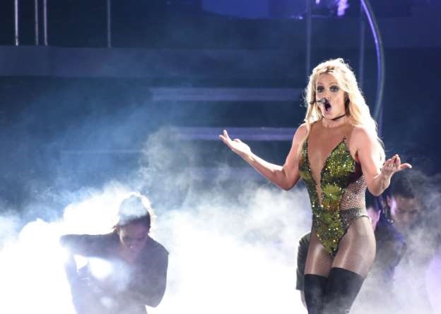 Britney Spears Fan Rushes the Stage!