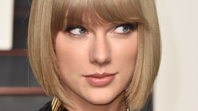 Taylor Swift’s Social Media SHUTDOWN and It Causes Fans to FREAK