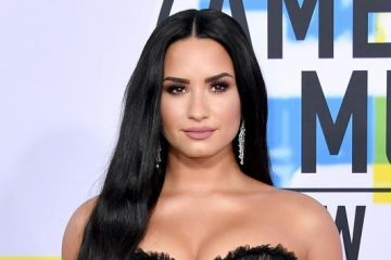 Demi Lovato brings SURPRISE Guest as Date to 2017 AMAs