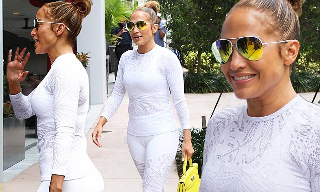 Jennifer Lopez showcases flawless figure in dazzling skintight yoga outfit