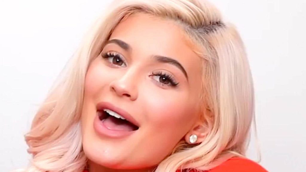 Kylie Jenner wants 7 KIDS & admits Lip Fillers are BACK!