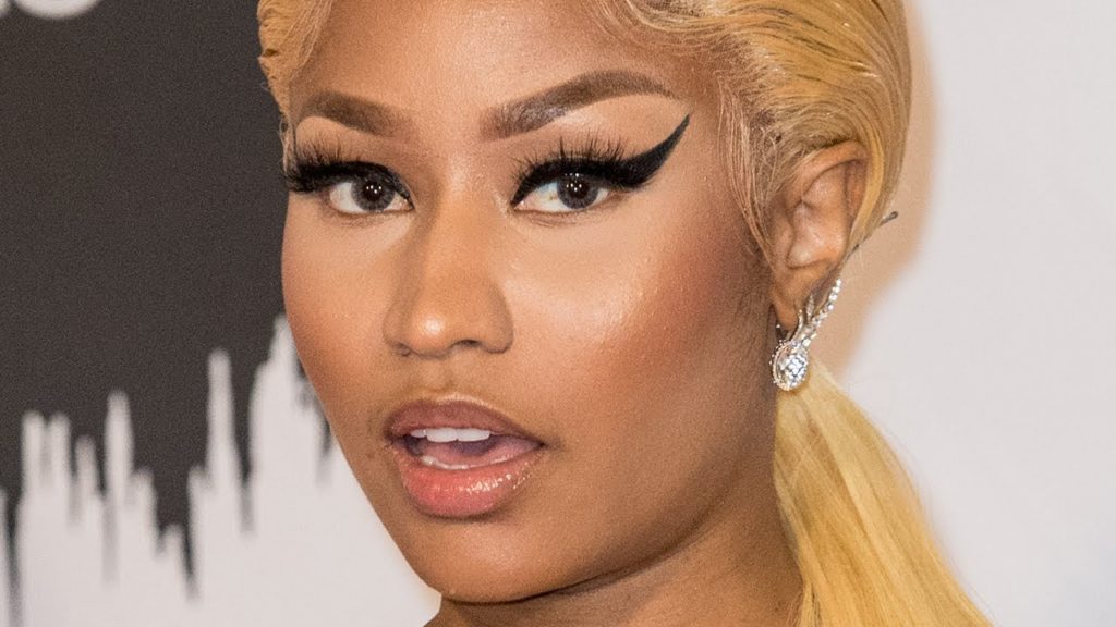 Nicki Minaj fat shamed & slammed for forgetting Lyrics